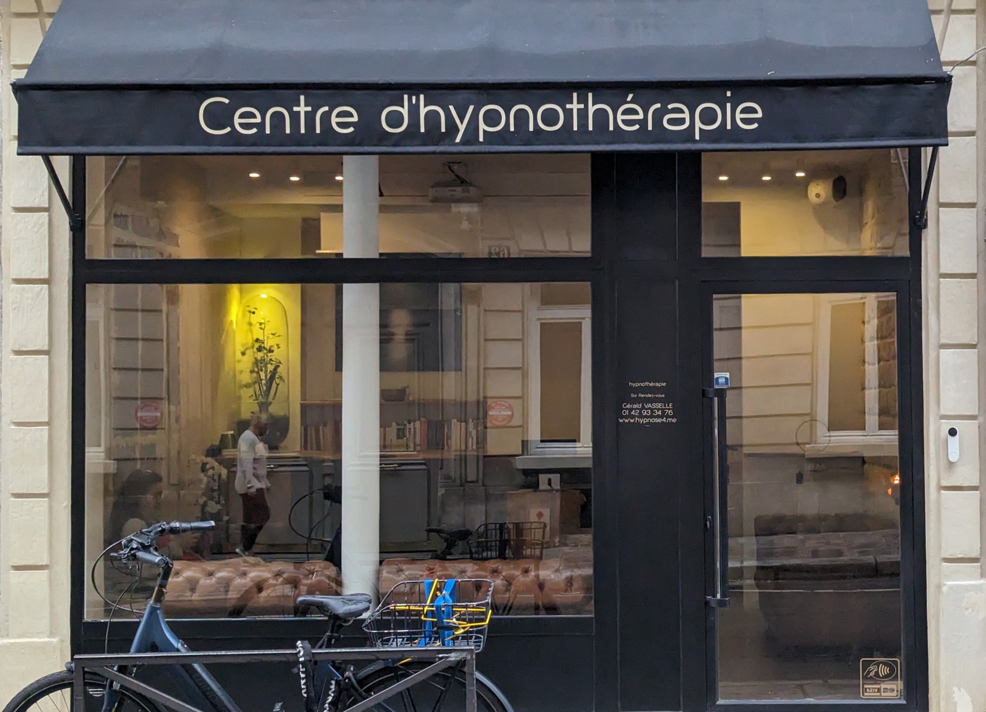 la devanture du centre d'hypnothérapie de paris 8